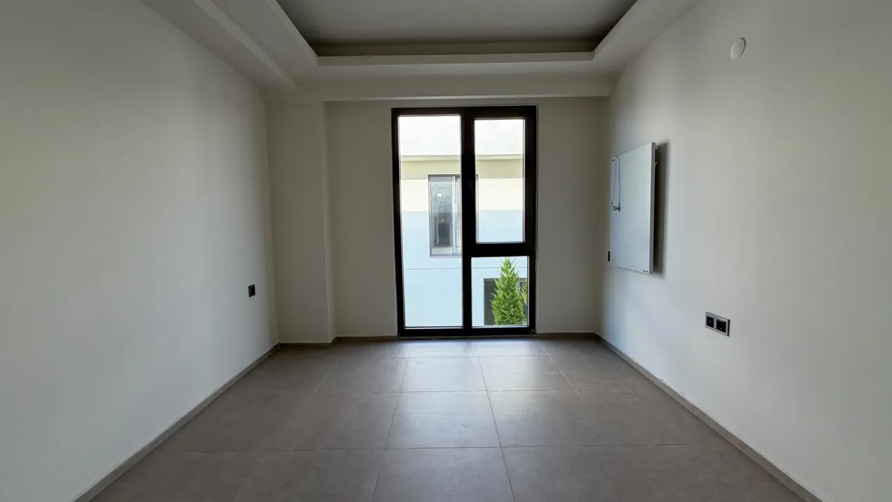 Original room before virtual staging